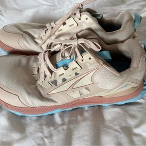 Altra women’s size 8 Lone Peak